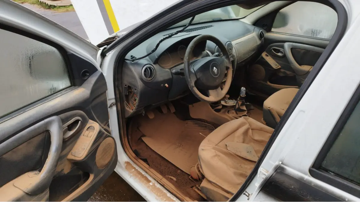 LOTE 035 - ENAULT/SANDERO EXP 16HP, placa:IUG-7148, ano/modelo: 13/13