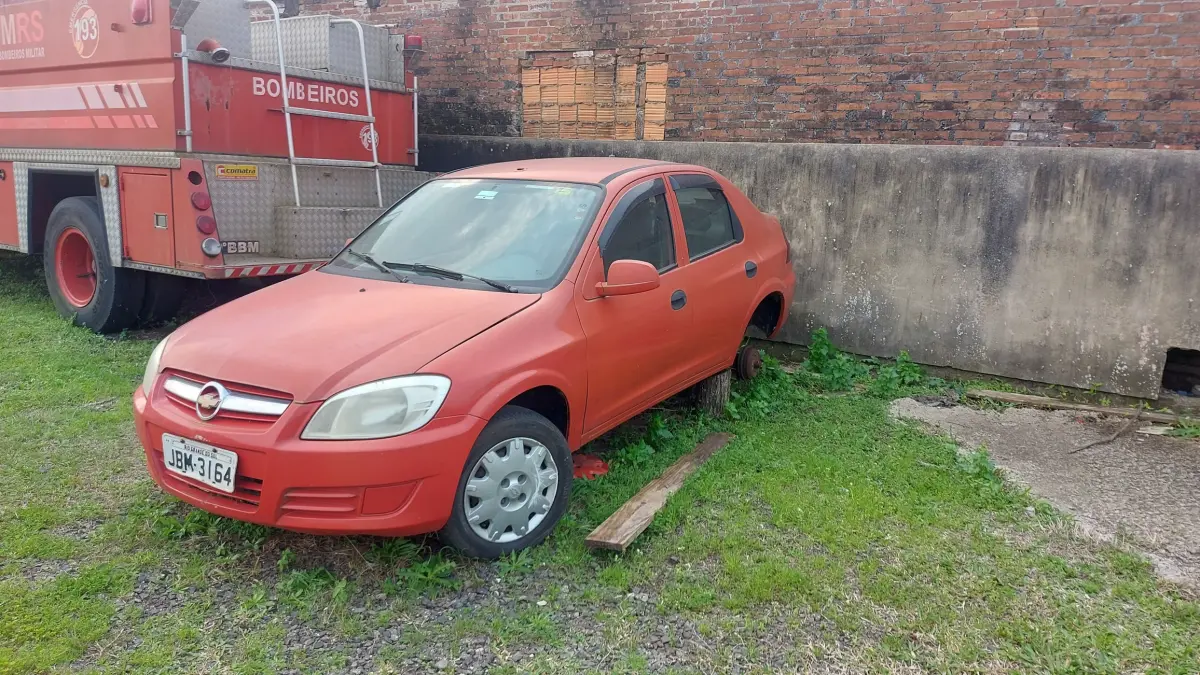 LOTE 006 - GM/PRISMA JOY , placa: JBM-3B64, pano/modelo:  09/10