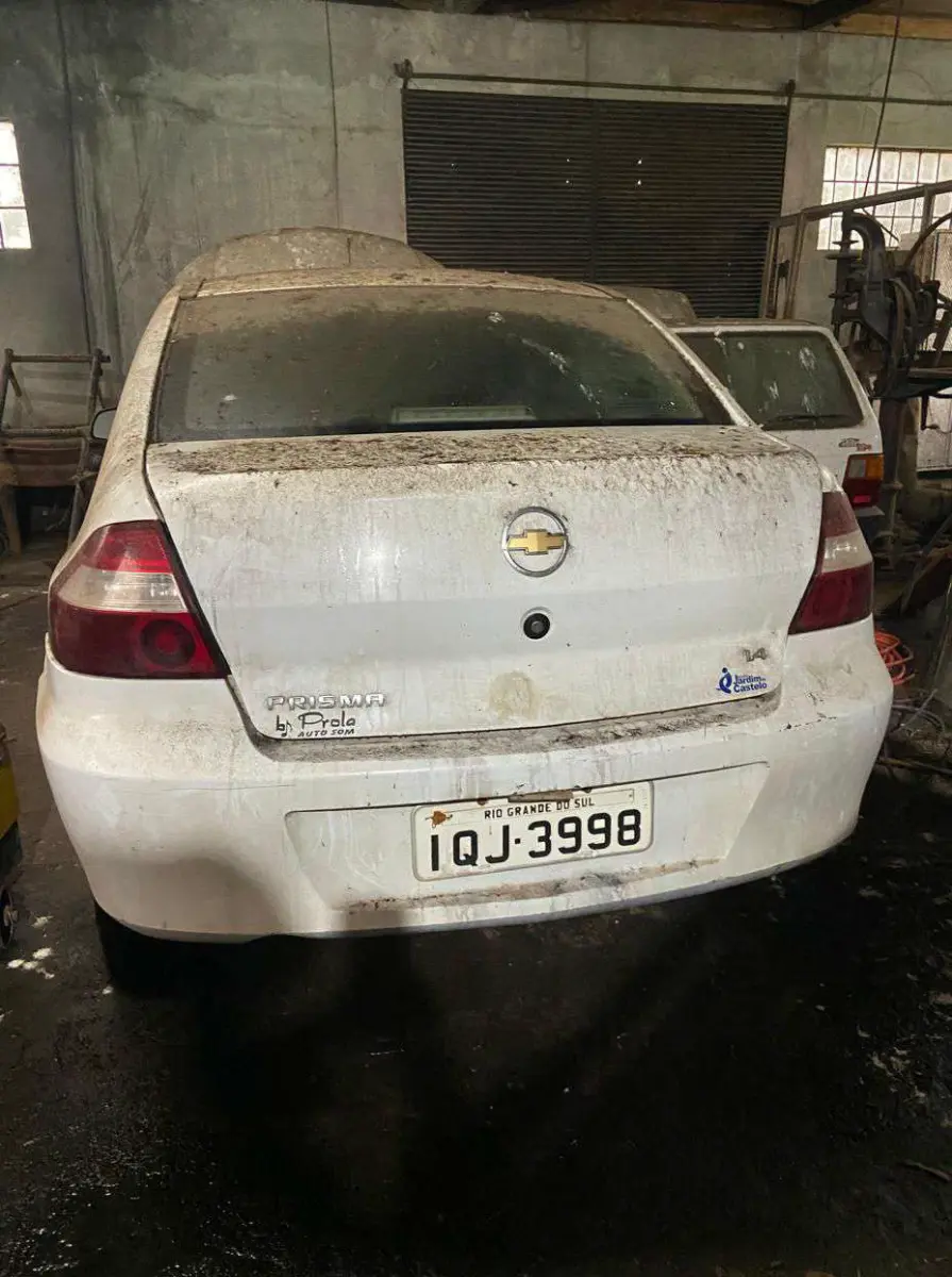 LOTE 032 - GM/PRISMA JOY, placa: IQJ-3998, ano/modelo: 09/10,