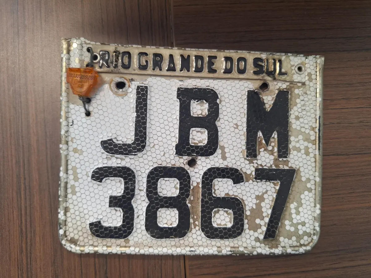 LOTE 009 - Moto: HONDA/XRE 300, placa:JBM-3867, ano/modelo: 12/12