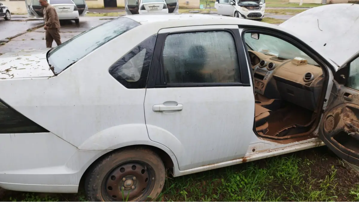 LOTE 034 - FORD/FIESTA SEDAN 1.6 FLEX, placa: IUF-4184, ano/modelo: 13/13