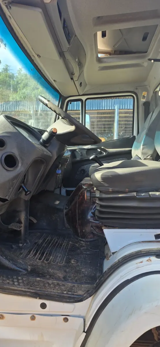 LOTE 013 - Caminhão Mercedes Benz Atron 2729 K 6x4, 2014/2014