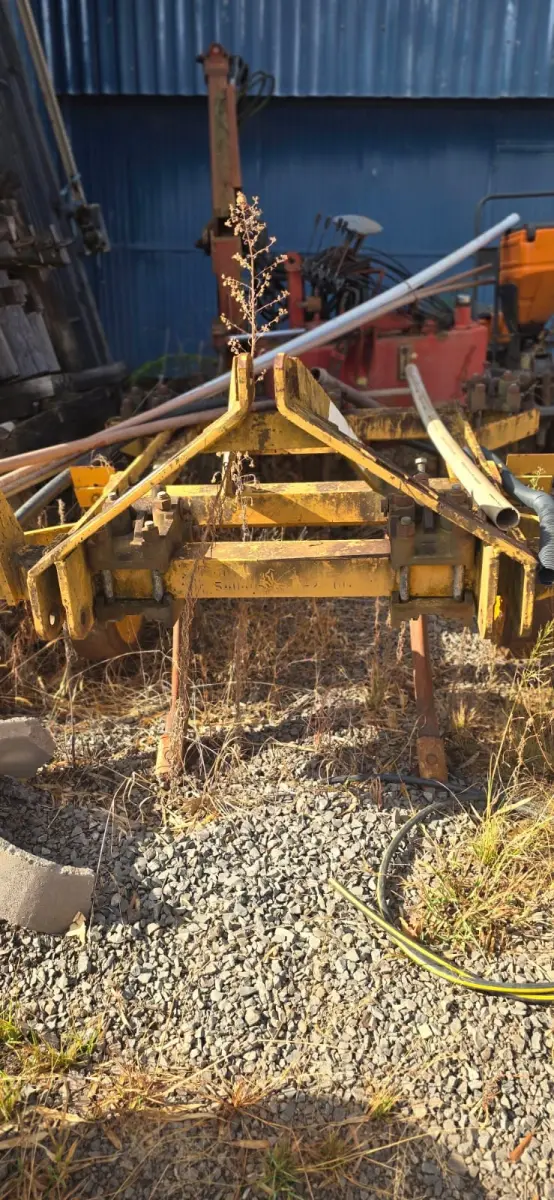 LOTE 010 - Subsolador