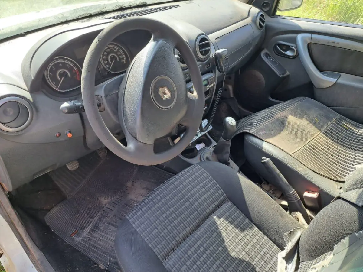 LOTE 012 - RENAULT/SANDERO EXP 16HP, placa: IUG-6915, ano/modelo: 13/13