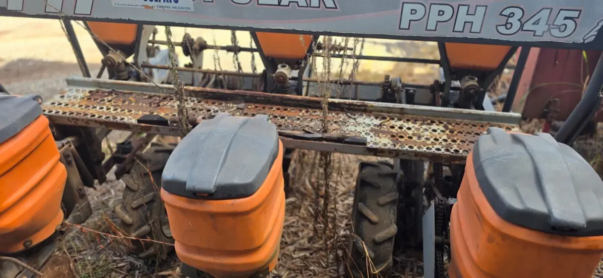 LOTE 011 - Plantadeira STIL