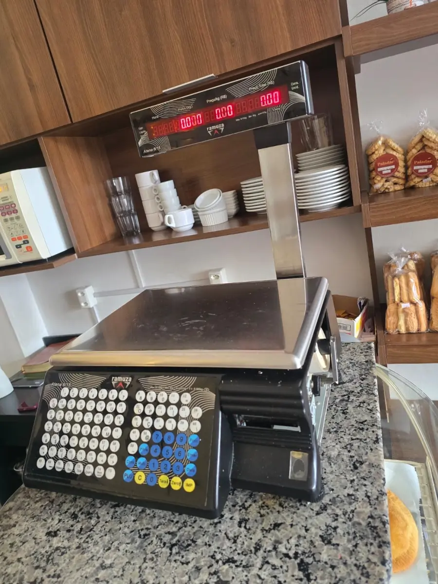 LOTE 001 - Balança comercial digital Ramuza Atena 6/15