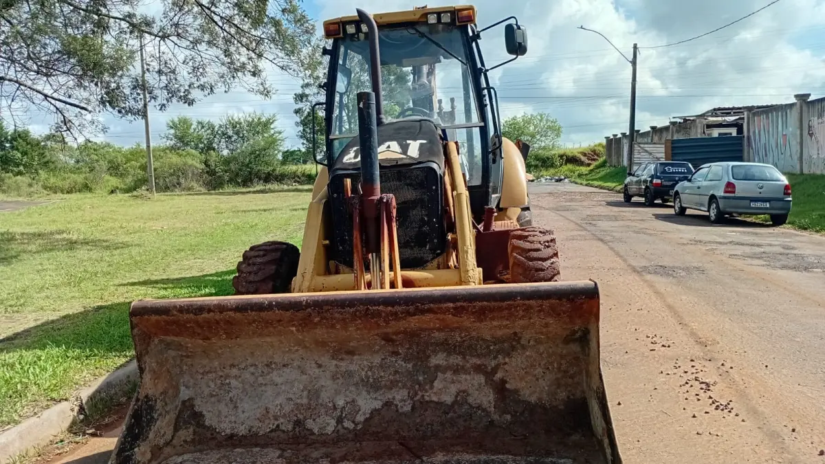 LOTE 000 - Retroescavadeira Caterpillar  416E,  2009, 4x4,