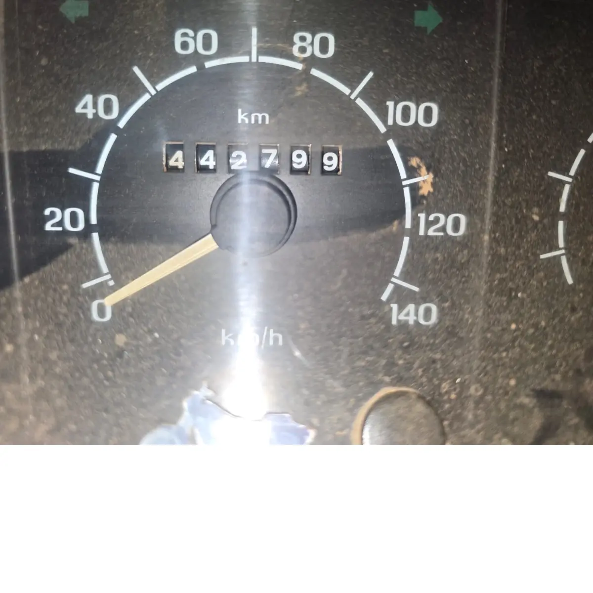 LOTE 008 - Caminhão Basculante FORD – Ford 12000 – 1998/1998 – Diesel – Placas IIT 7915 – Guindaste TKA 10700 e Cesto.