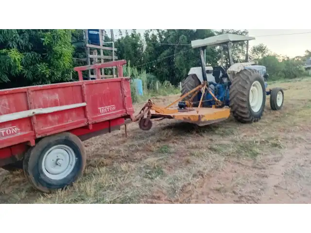 Trator ford 5610, Arado,  Roçadeira,  Carreta agricola, Grade niveladora