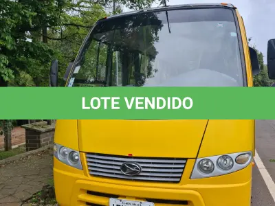 LOTE 010 - MICROÔNIBUS ESCOLAR– IPW – 3245 – Marcopolo Volare V6 Escolarbus MWM; 2009/2009, amarelo;
