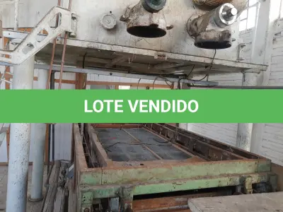 LOTE 022 - MAQUINÁRIO INDUSTRIAL, (01 caldeira tipo hibrida da marca Tenge; 02 motores externos de ar condicionado Split marca Consul e Comfree  sem a máquina interna de refrigeração;;pallets; motores de diversos tamanhos; maquinas de grande e médio porte em  ferro