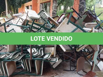 LOTE 010 - Classes e Cadeiras escolares