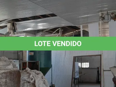 LOTE 022 - MAQUINÁRIO INDUSTRIAL, (01 caldeira tipo hibrida da marca Tenge; 02 motores externos de ar condicionado Split marca Consul e Comfree  sem a máquina interna de refrigeração;;pallets; motores de diversos tamanhos; maquinas de grande e médio porte em  ferro
