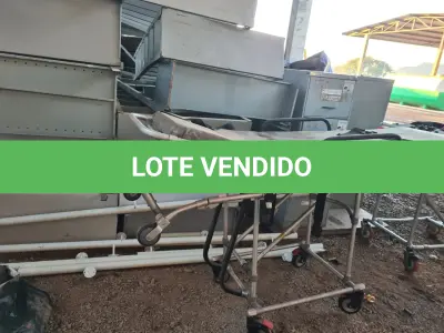 LOTE 004 - Macas e Armários de Aço
