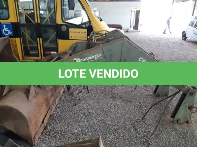 LOTE 007 - CONCHA PARA TRATOR CDF 2050