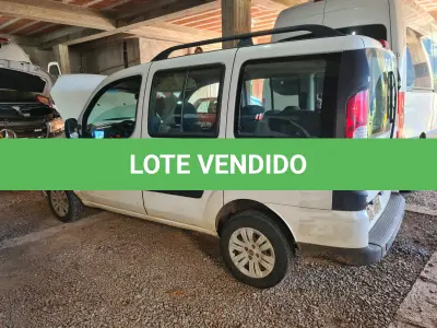 LOTE 004 - FIAT DOBLÔ ESSENCE 1.8 . 2014
