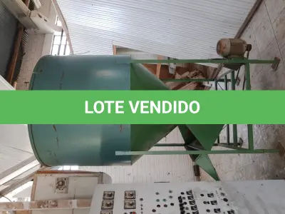 LOTE 022 - MAQUINÁRIO INDUSTRIAL, (01 caldeira tipo hibrida da marca Tenge; 02 motores externos de ar condicionado Split marca Consul e Comfree  sem a máquina interna de refrigeração;;pallets; motores de diversos tamanhos; maquinas de grande e médio porte em  ferro