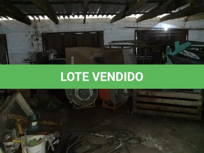 LOTE 022 - MAQUINÁRIO INDUSTRIAL, (01 caldeira tipo hibrida da marca Tenge; 02 motores externos de ar condicionado Split marca Consul e Comfree  sem a máquina interna de refrigeração;;pallets; motores de diversos tamanhos; maquinas de grande e médio porte em  ferro