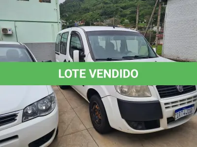 LOTE 011 - FIAT DOBLÔ HLX 1.8 16 V E. TORQUE FLEX – ano e modelo 2011, cor branca, Placas IRT – 4J10 – 07 passageiros,