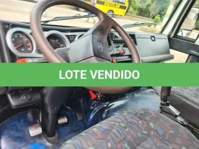 LOTE 006 - CAMINHÃO Ford Cargo 815E, branco, 2010/2011