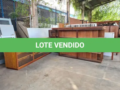 LOTE 002 - ARMÁRIOS, MESAS, BALCÕES EM MADEIRA MDF, QUADROS