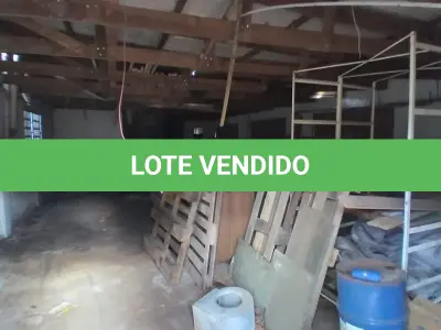 LOTE 022 - MAQUINÁRIO INDUSTRIAL, (01 caldeira tipo hibrida da marca Tenge; 02 motores externos de ar condicionado Split marca Consul e Comfree  sem a máquina interna de refrigeração;;pallets; motores de diversos tamanhos; maquinas de grande e médio porte em  ferro