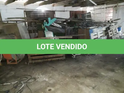 LOTE 022 - MAQUINÁRIO INDUSTRIAL, (01 caldeira tipo hibrida da marca Tenge; 02 motores externos de ar condicionado Split marca Consul e Comfree  sem a máquina interna de refrigeração;;pallets; motores de diversos tamanhos; maquinas de grande e médio porte em  ferro
