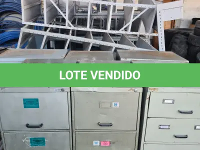 LOTE 004 - Macas e Armários de Aço