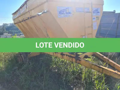LOTE 002 - Um DISTRIBUIDOR DE ADUBO SECO, Marca MEPEL, ano de fabricação 2012