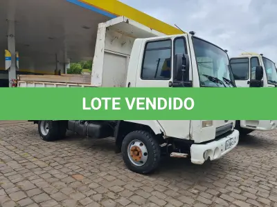 LOTE 006 - CAMINHÃO Ford Cargo 815E, branco, 2010/2011