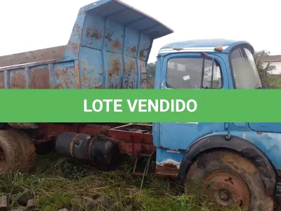 LOTE 004 - CAMINHÃO BASCULANTE L1113, Marca MERCEDEZ BENZ, Ano/Modelo 1982/1982