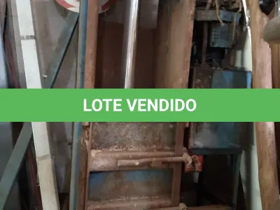 LOTE 008 - PRENSA PARA LIXO Bandeirante