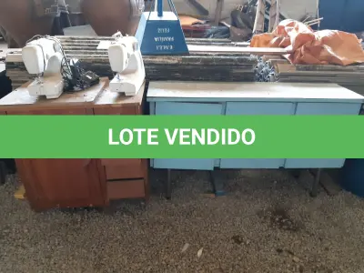 LOTE 015 - Máquinas de costuras, balcão de fórmica