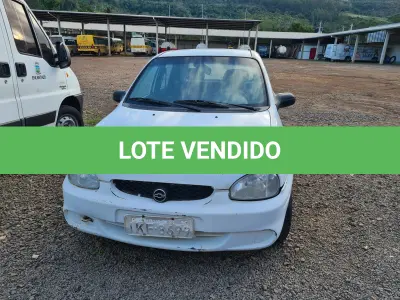 LOTE 011 - Um veiculo PAS AUTOMOVEL GM Corsa Wind 2001/2002