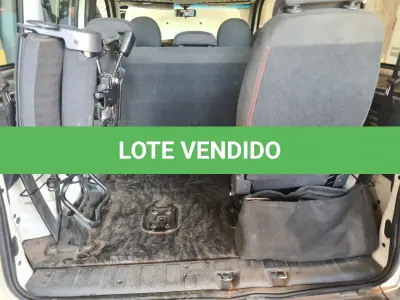 LOTE 004 - FIAT DOBLÔ ESSENCE 1.8 . 2014