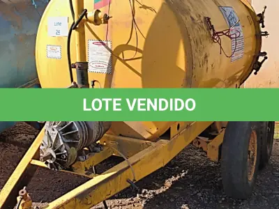 LOTE 024 - DISTRIBUIDOR DE ADUBO ORGÂNICO LIQUIDO 3000L.