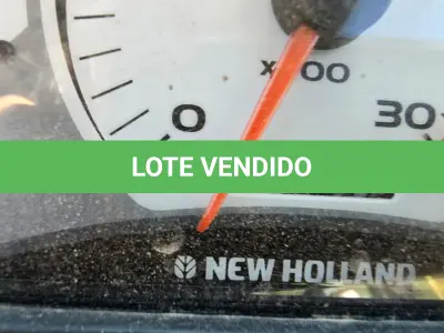 LOTE 003 - Retroescavadeira marca New Holland, Ano/Modelo: 2014,