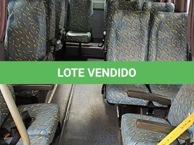 LOTE 020 - MICRO ONIBUS VOLKSWAGEM/COMIL, BELLO 8.120, 2003, CAP. 20 PASSAGEIROS, BRANCO E RÁDIO AUTOMOTIVO AM,FM COM MP3 E ENTRADA USB  E  ELEVADOR PARA VEICULO MARCA ELEVITTÁ, MODELO PEV UR VIRIDIAN SAT, S/N-0001, TENSÃO 12VCC, CAPACIDADE DE CARGA MAXIMA 2500N.