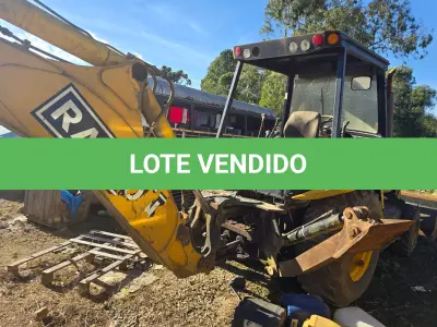 LOTE 015 - Retroescavadeira, marca Randon 2013
