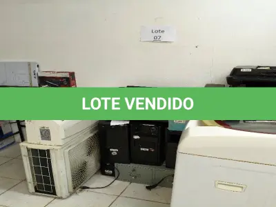 LOTE 007 - MOBILIÁRIO EM GERAL, MÁQUINAS E FERRAMENTAS