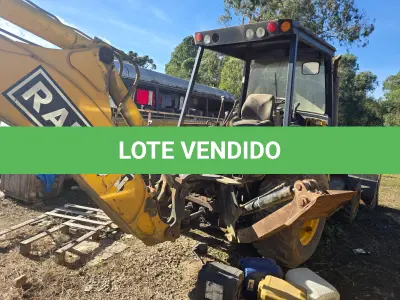 LOTE 015 - Retroescavadeira, marca Randon 2013