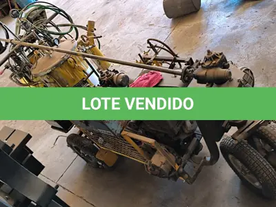 LOTE 043 - MAQUINA DE DEMARCACAO VIARIA MODELO IHT1/30AP, MOTOR GASOLINA 13HP, COMPRESSOR 30PCM, PISTOLAS MECANICA E MANUAL, ESPALHADOR DE MICRO ESFERA