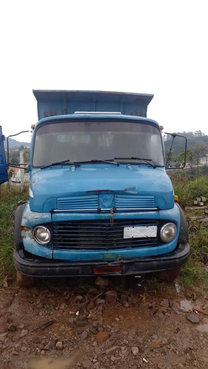 LOTE 004 - CAMINHÃO BASCULANTE L1113, Marca MERCEDEZ BENZ, Ano/Modelo 1982/1982
