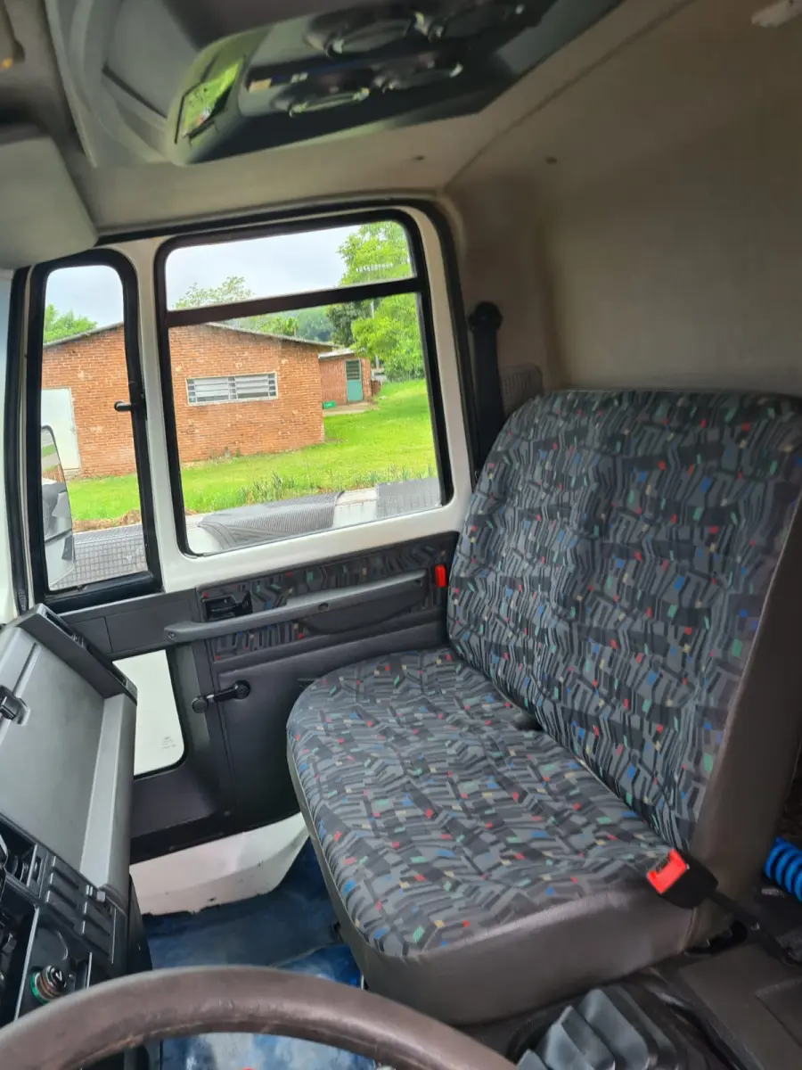 LOTE 003 - CAMINHÃO Ford Cargo 1722E, branco; 2010/2011