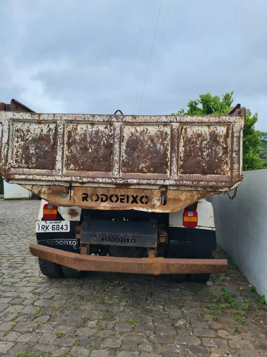 LOTE 005 - CAMINHÃO Ford Cargo 1722E, branco, 2010/2011