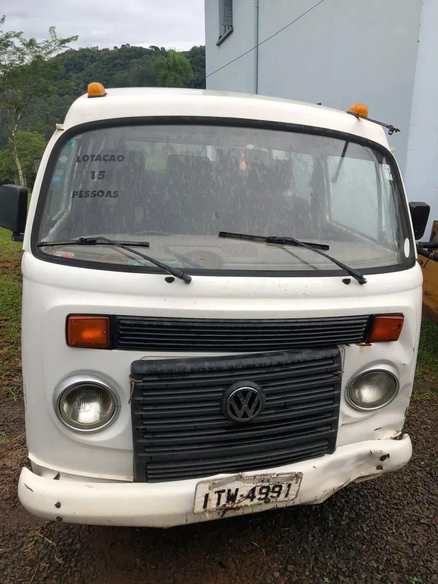 LOTE 002 - KOMBI VOLKSWAGEM 2012/2013