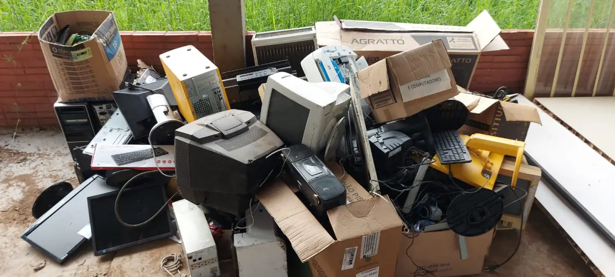 LOTE 009 - Sucata de informática, lixo eletrônico