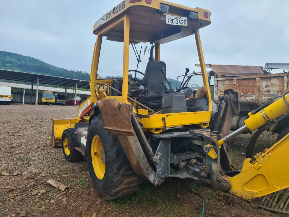 LOTE 019 - RETROESCAVADEIRA , MARCA RANDON , Modelo RK406-B,  ano/modelo 2010/12010