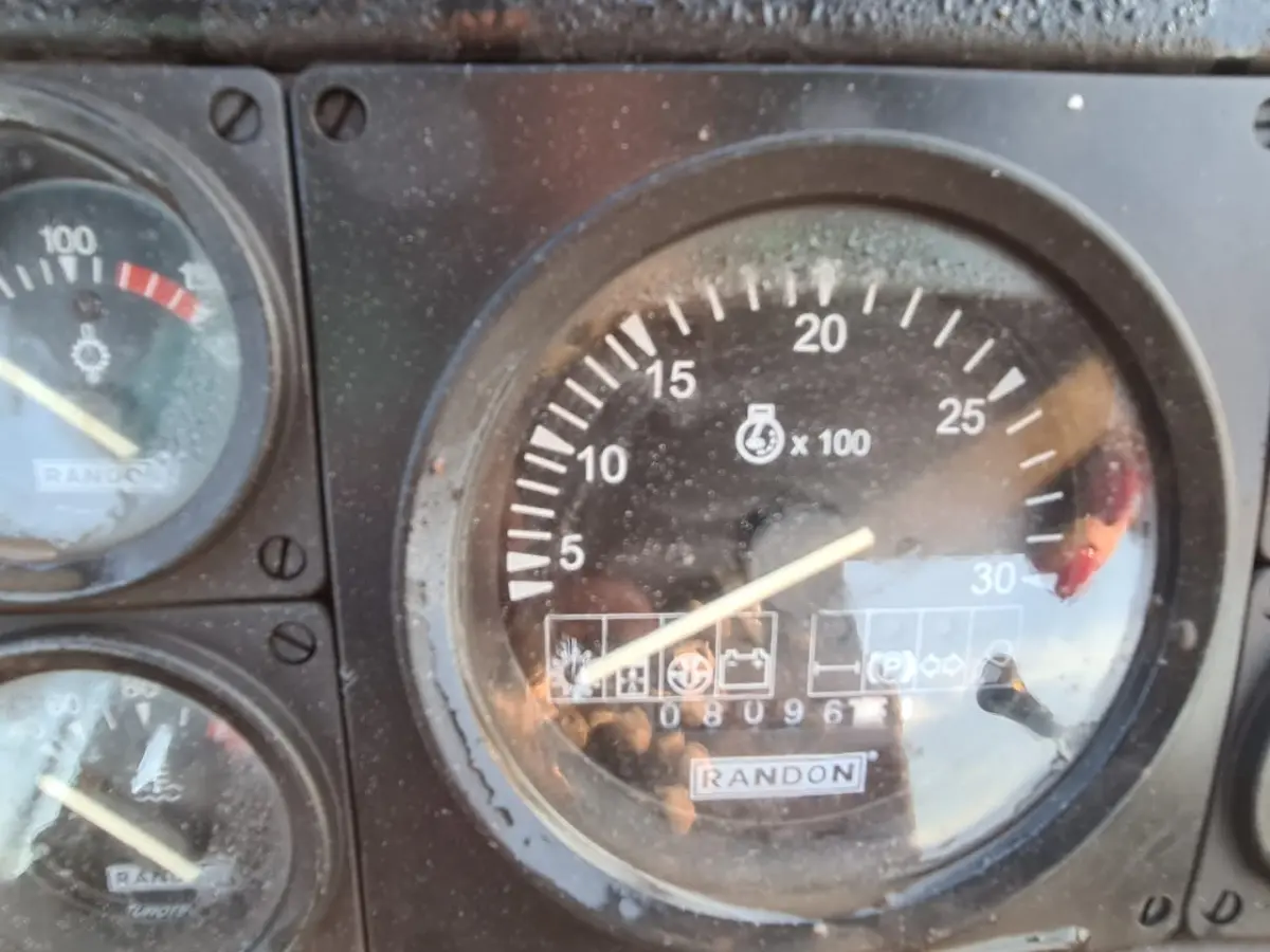 LOTE 008 - Retroescavadeira Randon, RK 406 B, 2013/2013