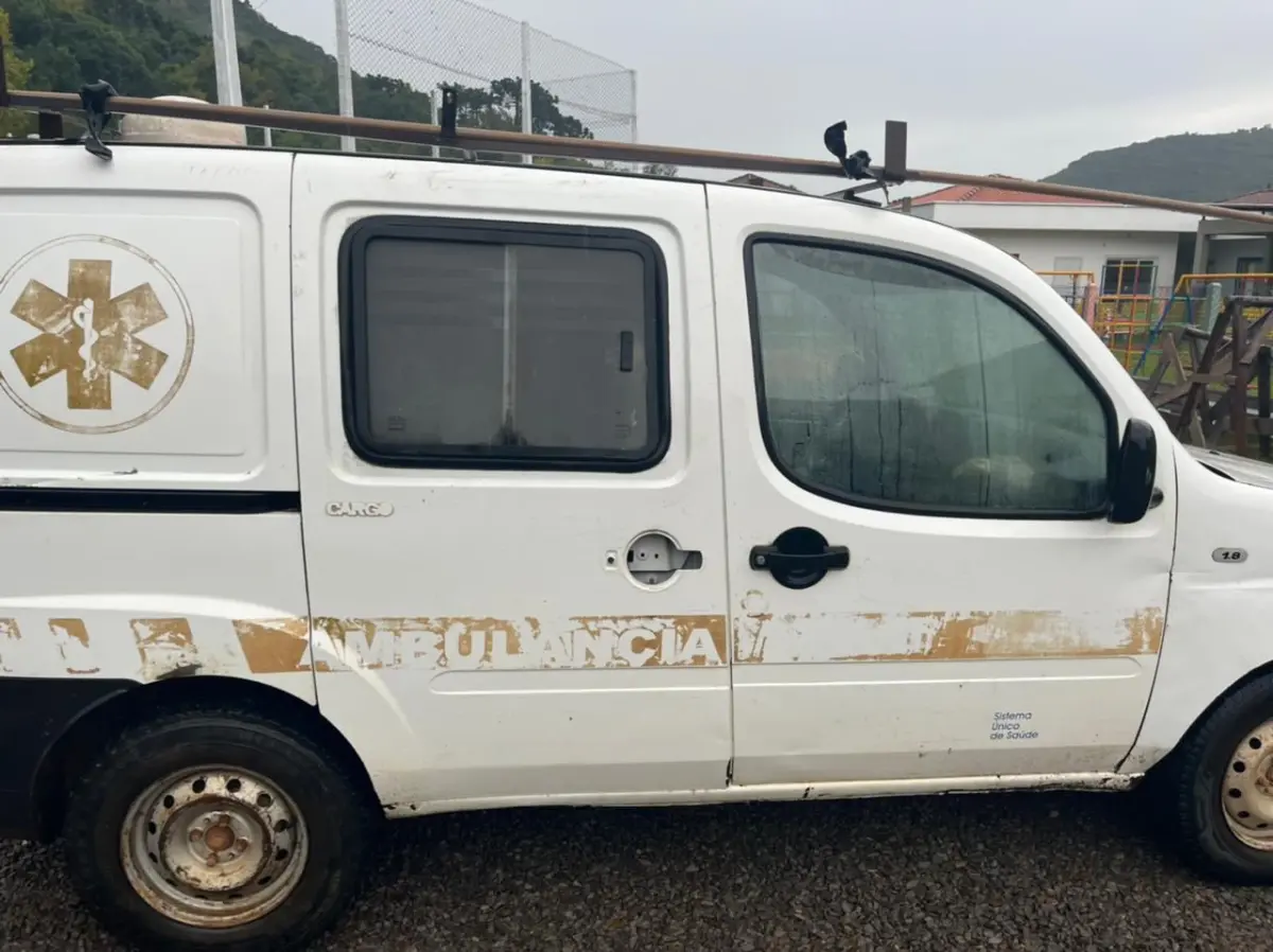 LOTE 004 - DOBLO CARGO FIAT 2009/2010